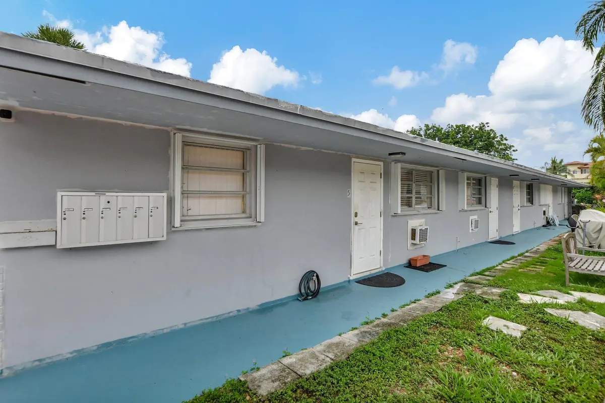 1938 NE 7th Street 5, Deerfield Beach, FL – photo 2
