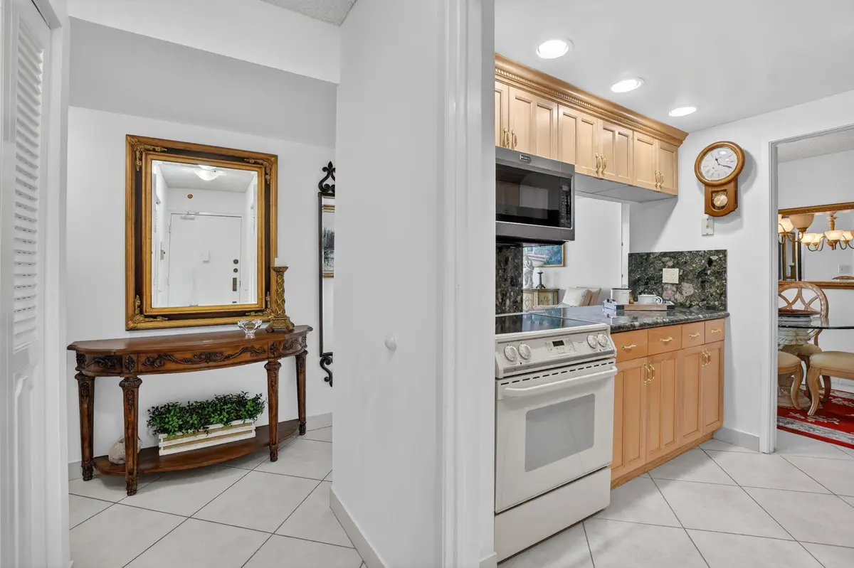 2121 N. OCEAN BLVD. #805W at 2121 N Ocean Boulevard 805w, Boca Raton