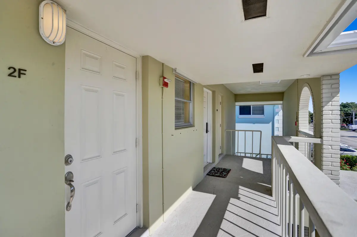 B27I7794 at 2311 NE 36th Street 2f, Lighthouse Point