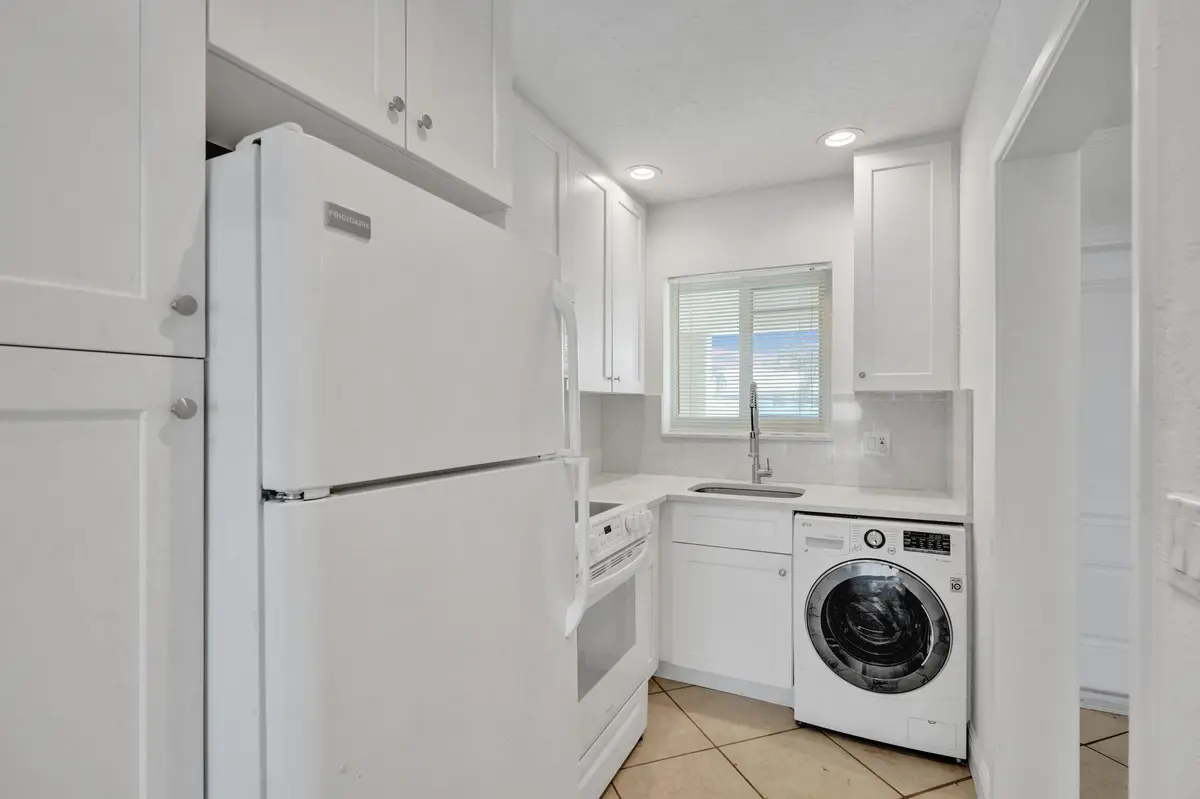DSC06097 at 2311 NE 36th Street 2f, Lighthouse Point