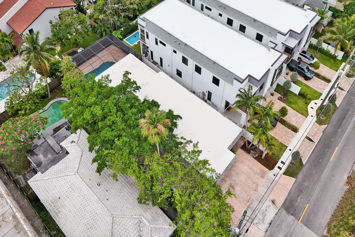 DJI_20260603104843_0637_D at 816 SE 12th Street, Fort Lauderdale