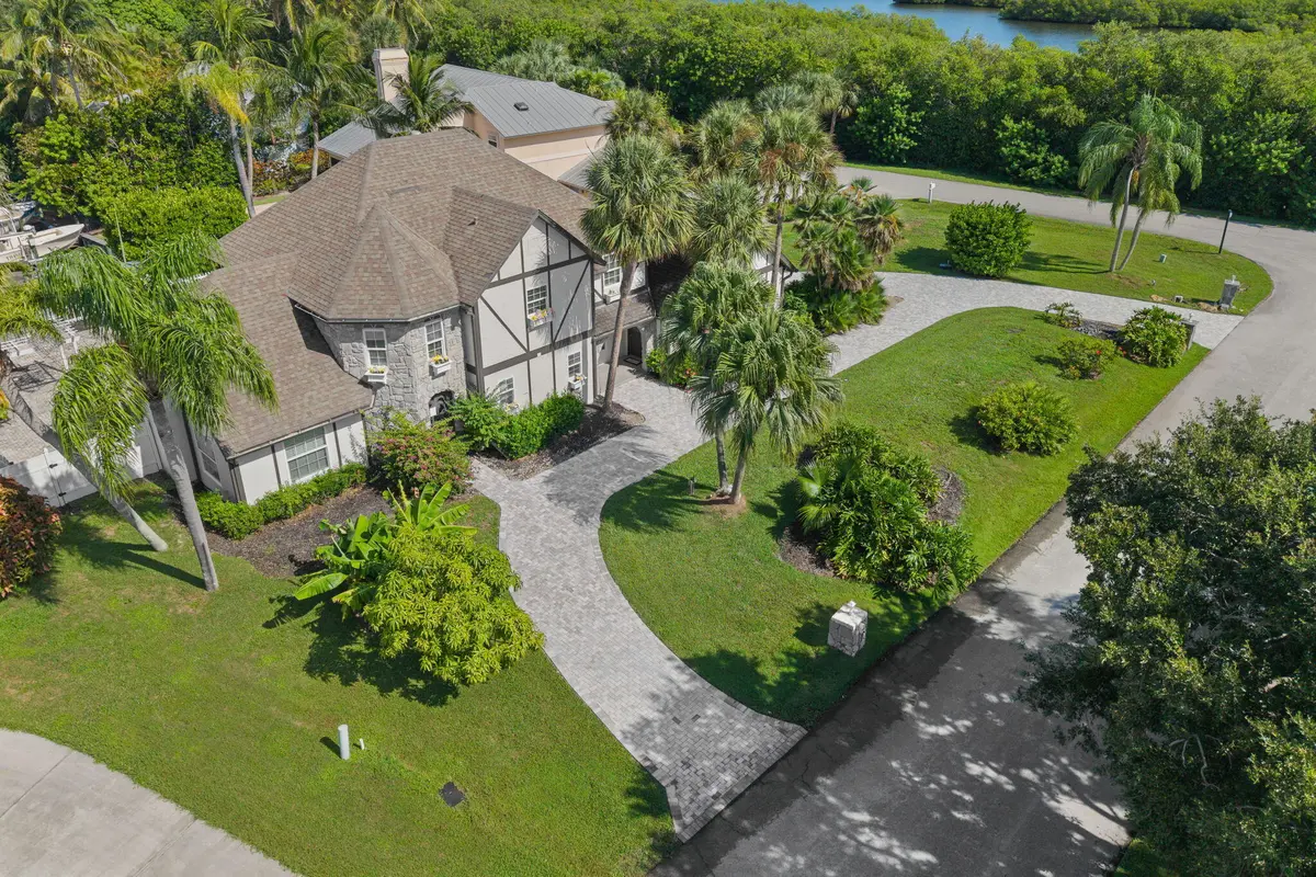 4-web-or-mls-121 Queen Eugenia Ct - 4 at 121 Queen Eugenia Court, Hutchinson Island
