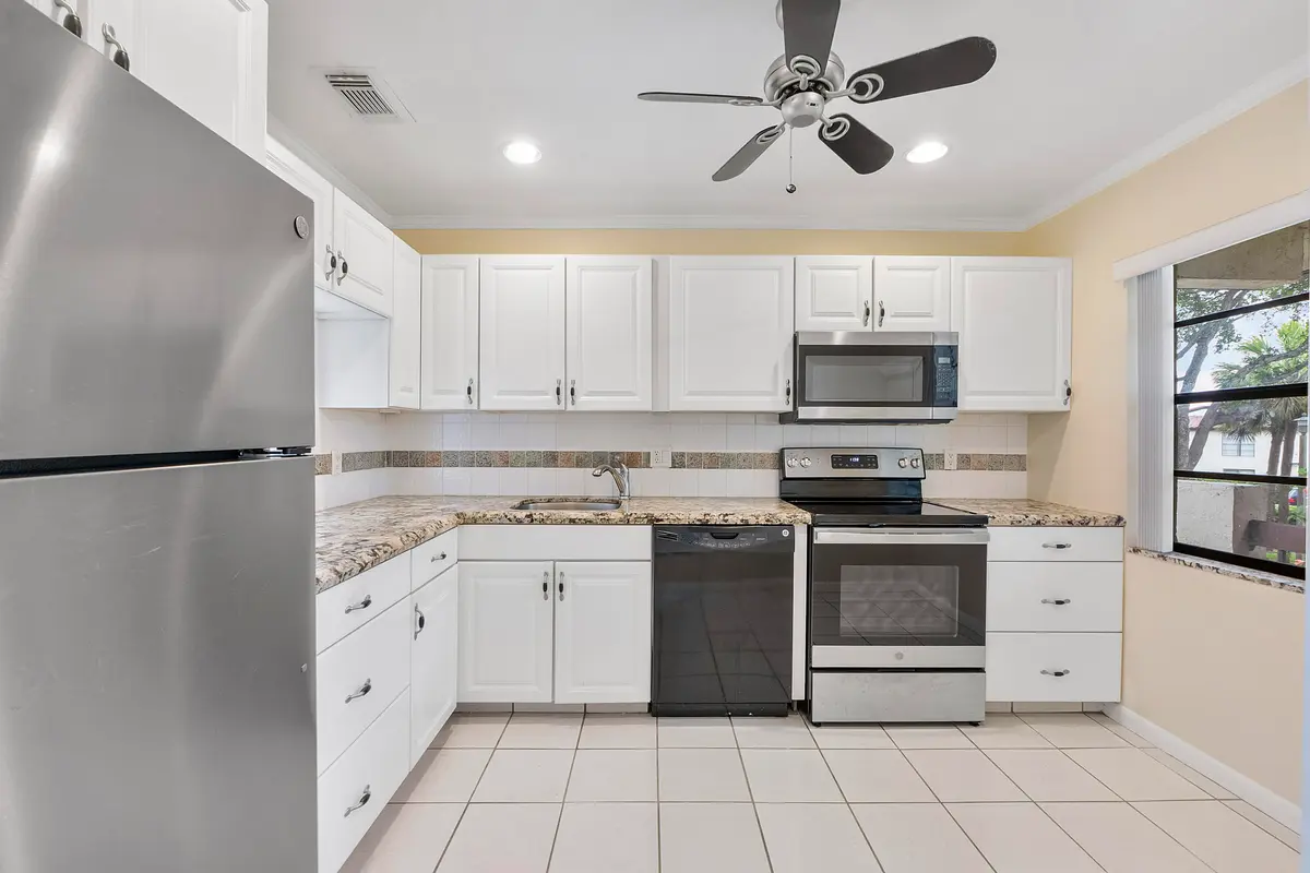 21852 Arriba Real unit H_016 at 21852 Arriba 6-h, Boca Raton