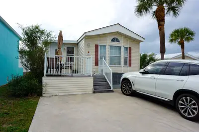 10725 S Ocean Drive 265, Jensen Beach – Mobile Home for rent