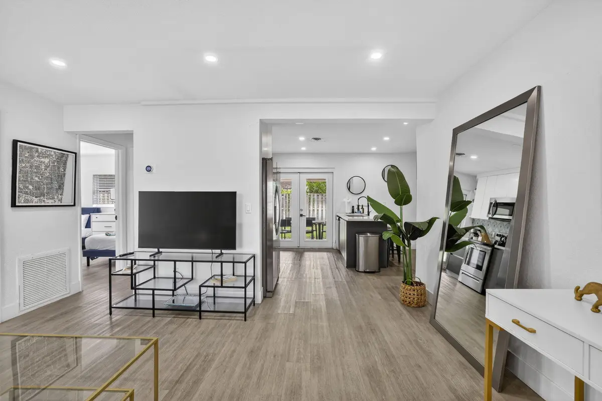 5-web-or-mls-8I8A1786 at 4601 NE 4th Avenue, Fort Lauderdale