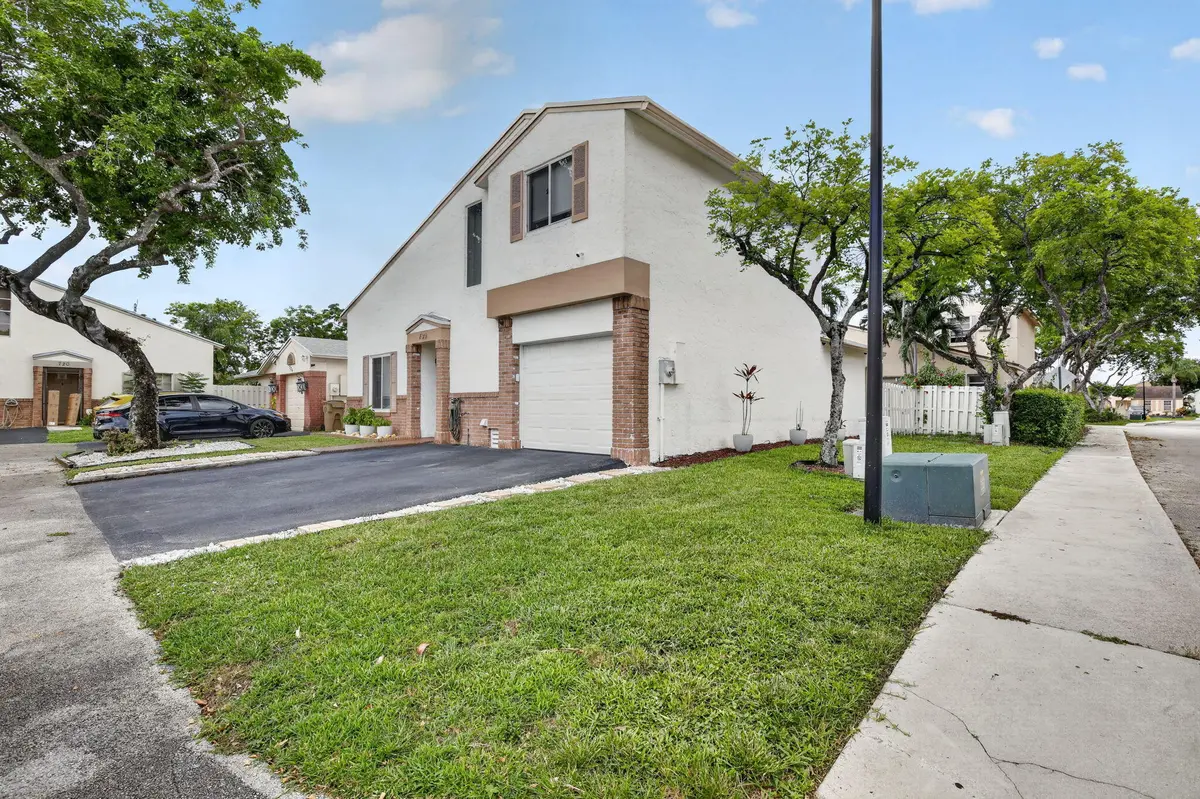 4-web-or-mls-_A7A5206 at 730 Cumberland Terrace, Davie