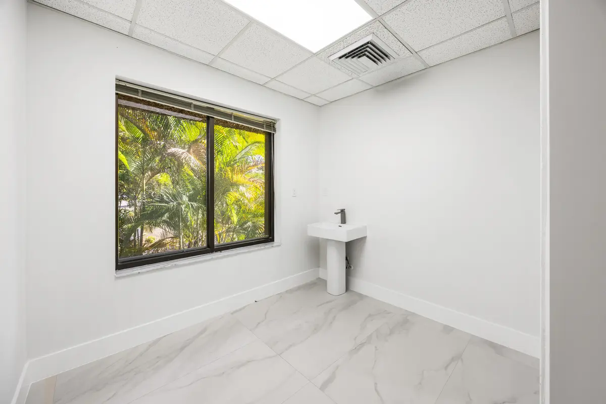 Room at 150 NW 70th Avenue 04, Plantation