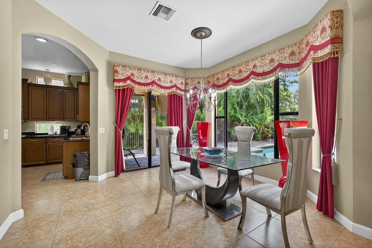 Wellington, FL House – Living Room at 3501 Collonade Drive, Wellington