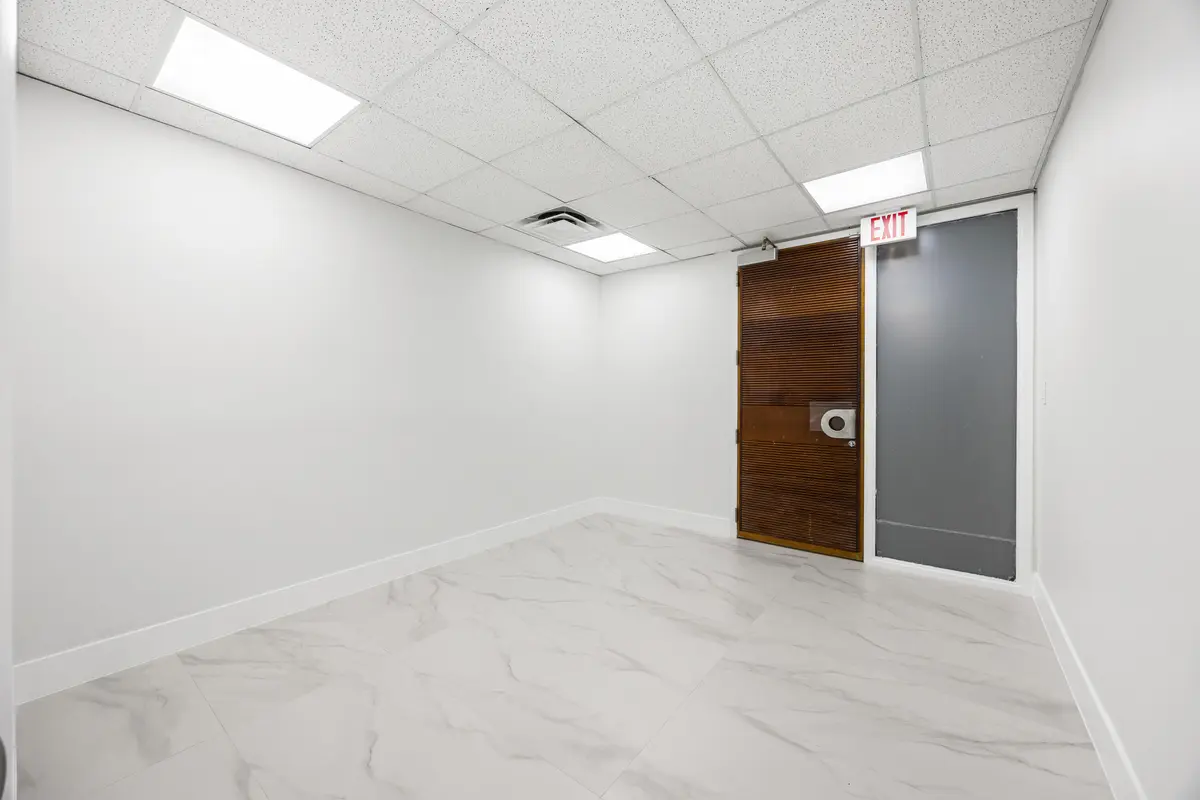 Entrance at 150 NW 70th Avenue 04, Plantation