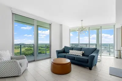 2000 Metropica Way 1410, Sunrise – Condominium for sale