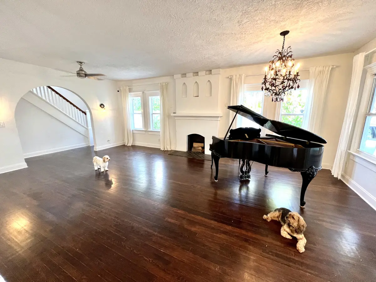 10' Ceilings at 312 Fordham Drive, Lake Worth
