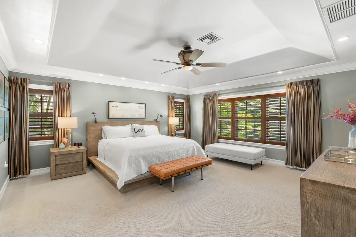 30-web-or-mls-633 NE 20th St, Wilton Man at 633 NE 20th Street, Wilton Manors