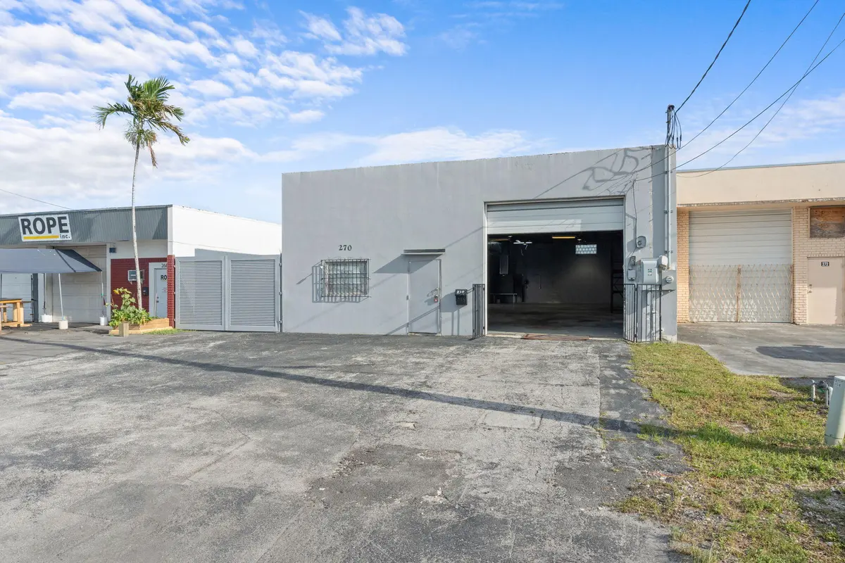 2-web-or-mls-270 SW 33rd St, Fort Lauder at 270 SW 33rd Street, Fort Lauderdale