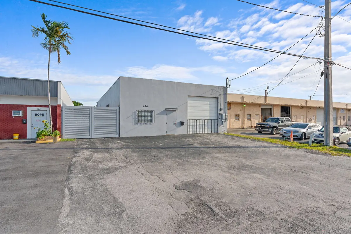5-web-or-mls-270 SW 33rd St, Fort Lauder at 270 SW 33rd Street, Fort Lauderdale