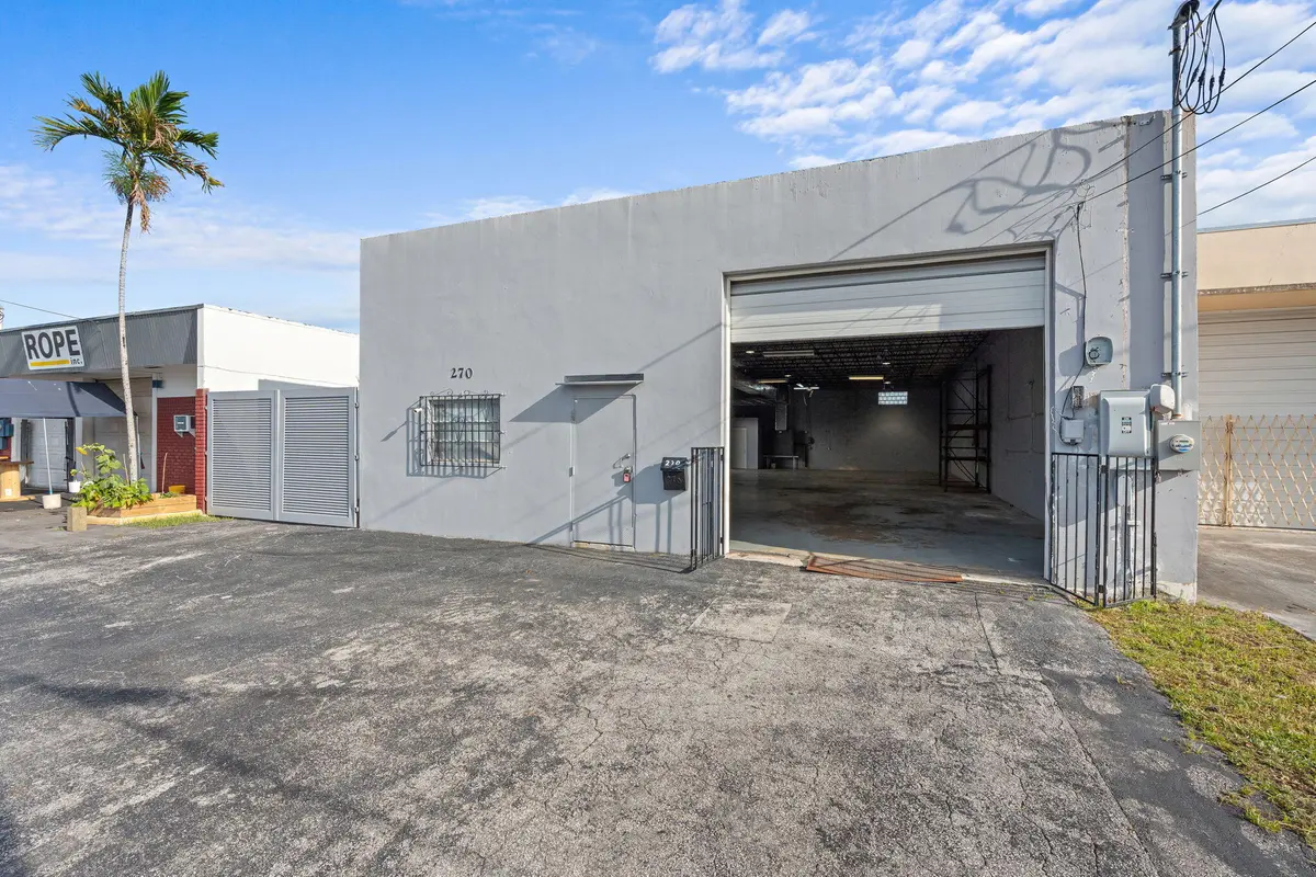 3-web-or-mls-270 SW 33rd St, Fort Lauder at 270 SW 33rd Street, Fort Lauderdale