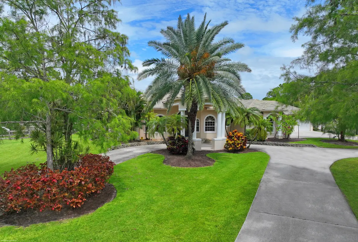 Front Elevation at 2560 Buck Ridge Trail, Loxahatchee