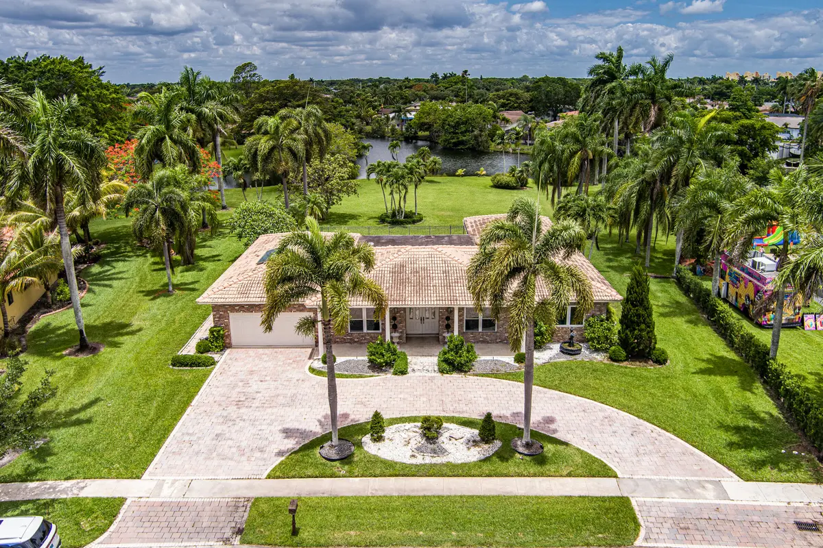 770-79 at 770 Ranch Road, Weston