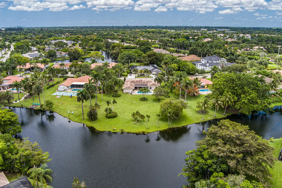 770-92 at 770 Ranch Road, Weston