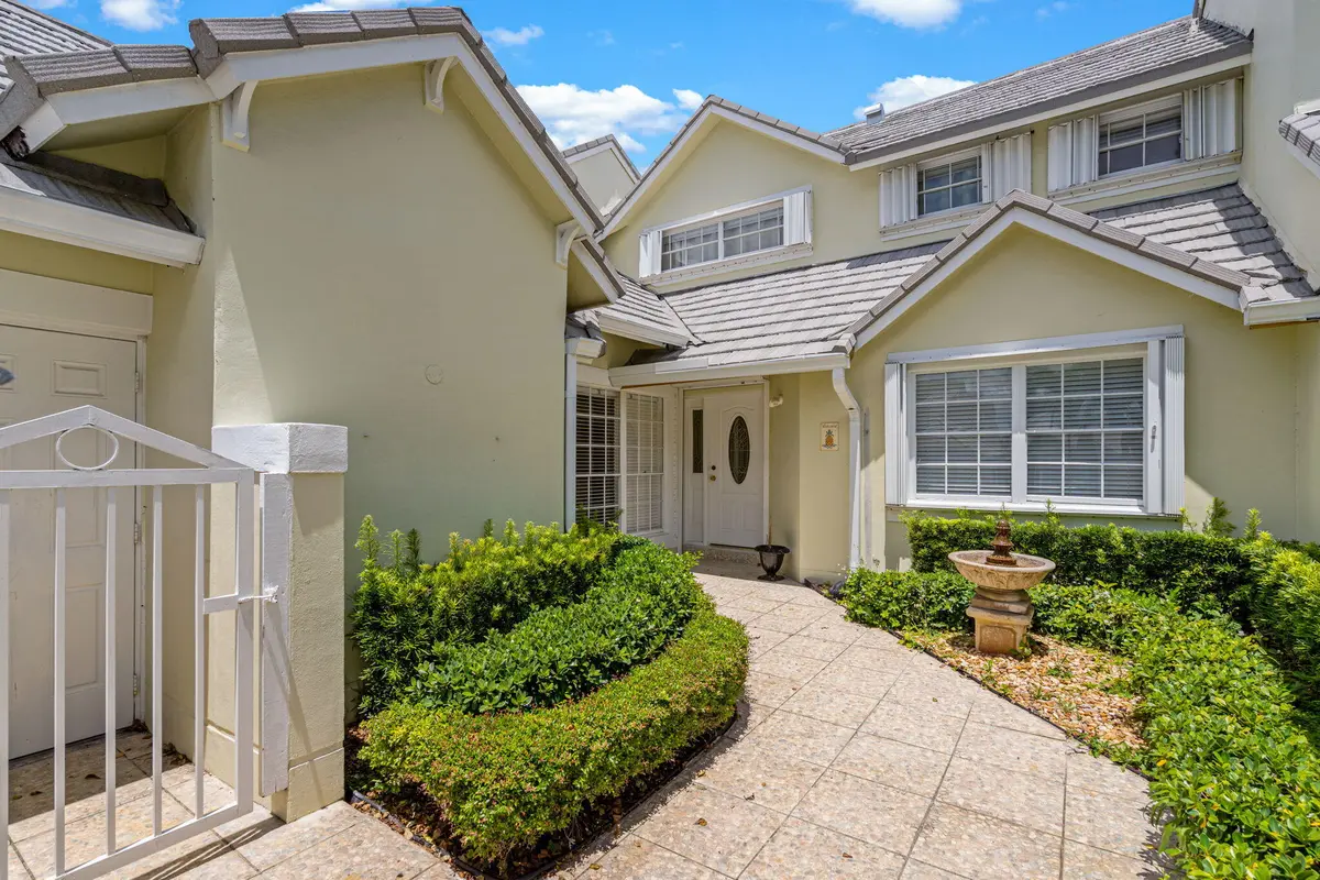 3-web-or-mls-03 at 4825 NW 98th Place, Doral