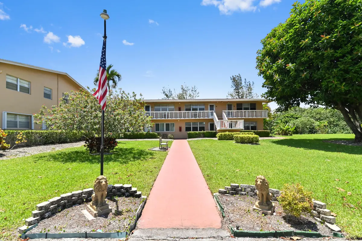 02 front 02 at 75 Camden Drive C, West Palm Beach