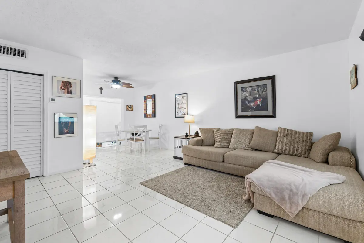 007-658Northeast6thCourt-BoyntonBeach-FL at 658 NE 6th Court E, Boynton Beach