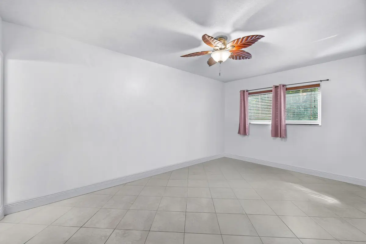 IMG_0856 at 658 NE 6th Court E, Boynton Beach