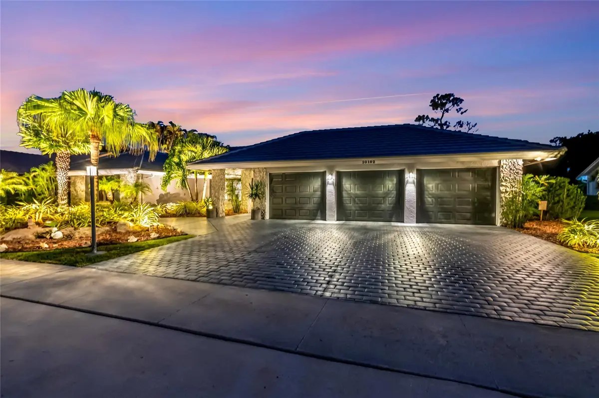 Photo 7 at 10182 Boca Woods Lane, Boca Raton