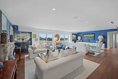 330 Cocoanut Row 5b, Palm Beach – Condominium for rent