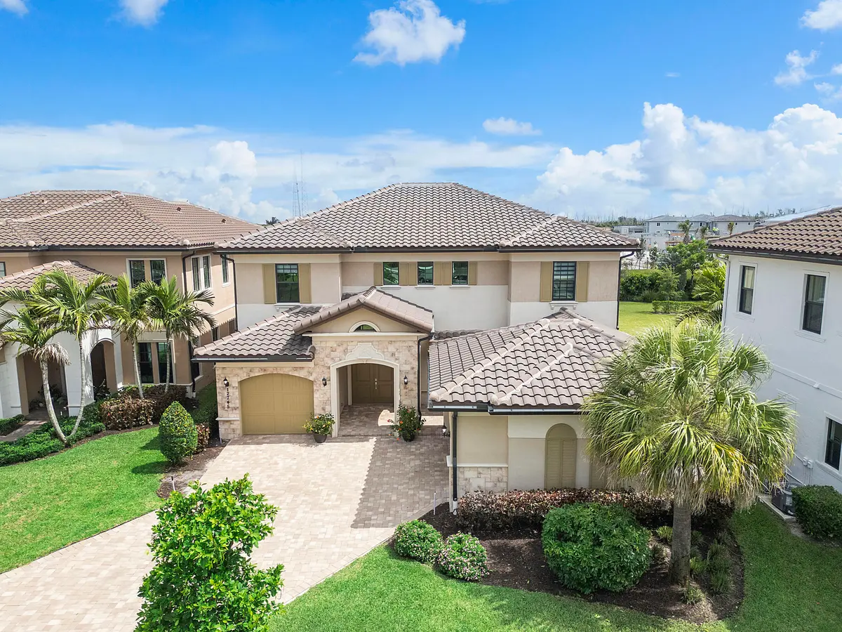 12745 Bayside Ct_004 at 12745 Bayside Court, Parkland
