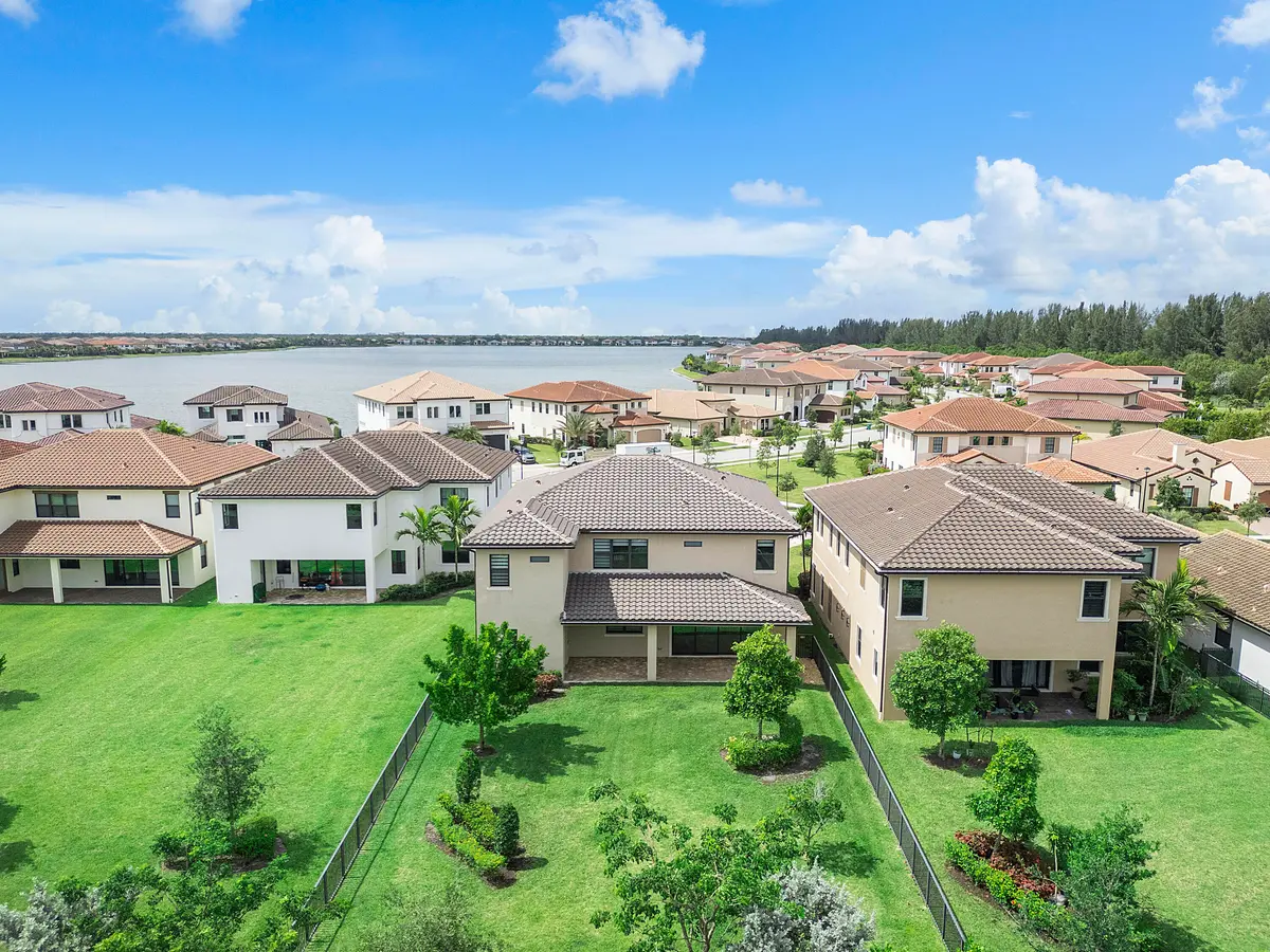 12745 Bayside Ct_015 at 12745 Bayside Court, Parkland