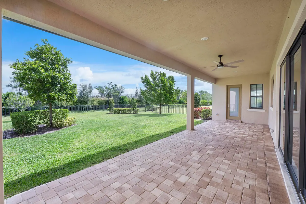 12745 Bayside Ct_023 at 12745 Bayside Court, Parkland