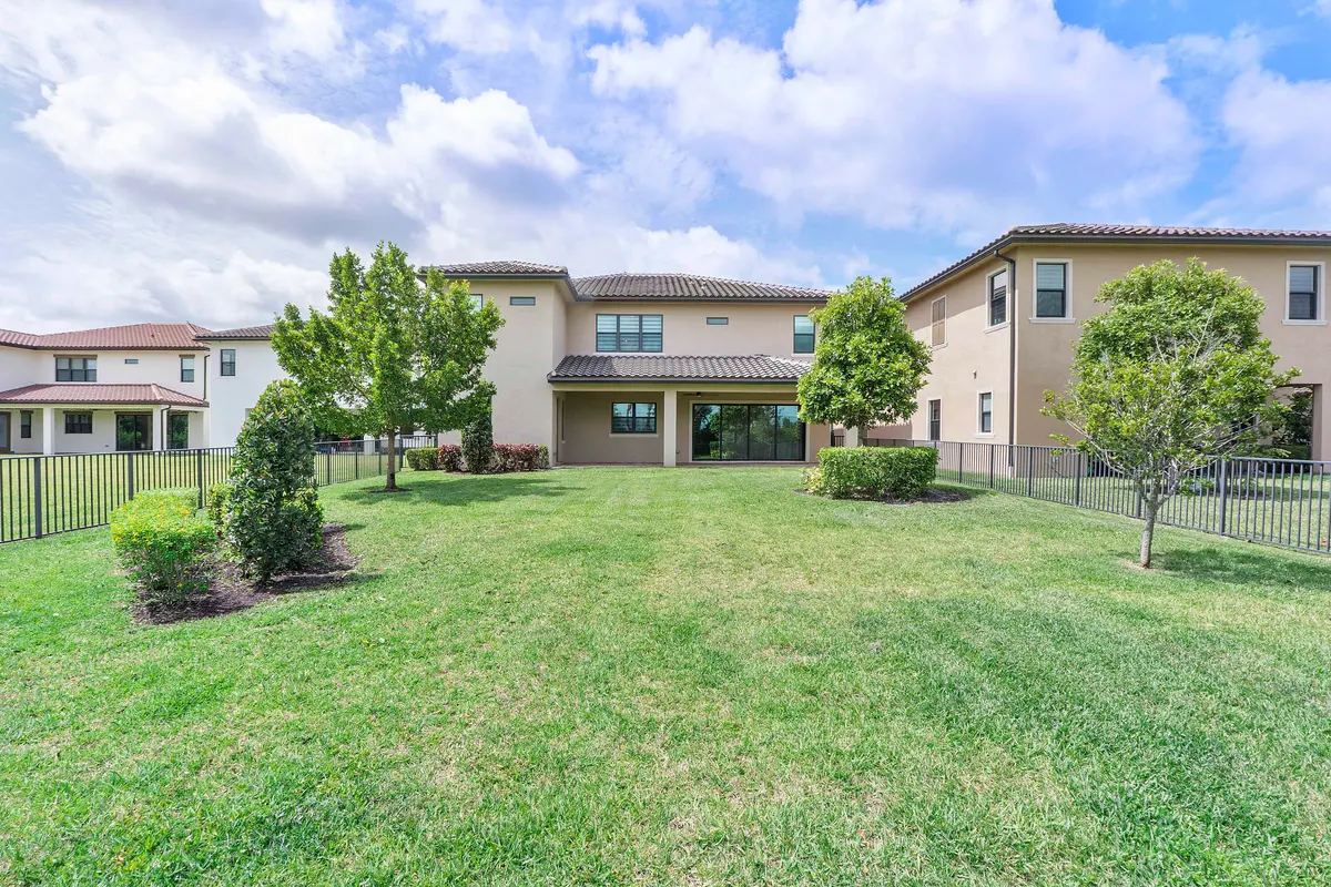 12745 Bayside Ct_025 at 12745 Bayside Court, Parkland