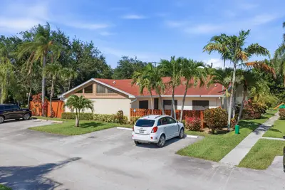 4353 Woodstock Drive B, West Palm Beach – sold