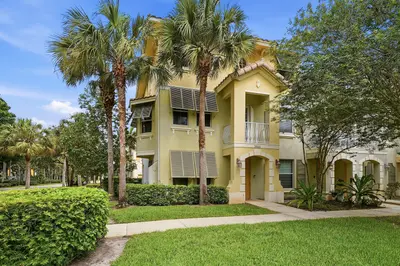 3902 White Peacock Lane, Coconut Creek – sold