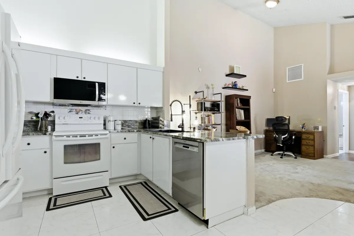 KITCHEN at 4353 Woodstock Drive B, West Palm Beach