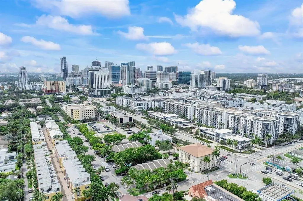 575 overhead 2 at 575 NE 7th Avenue 4b, Fort Lauderdale