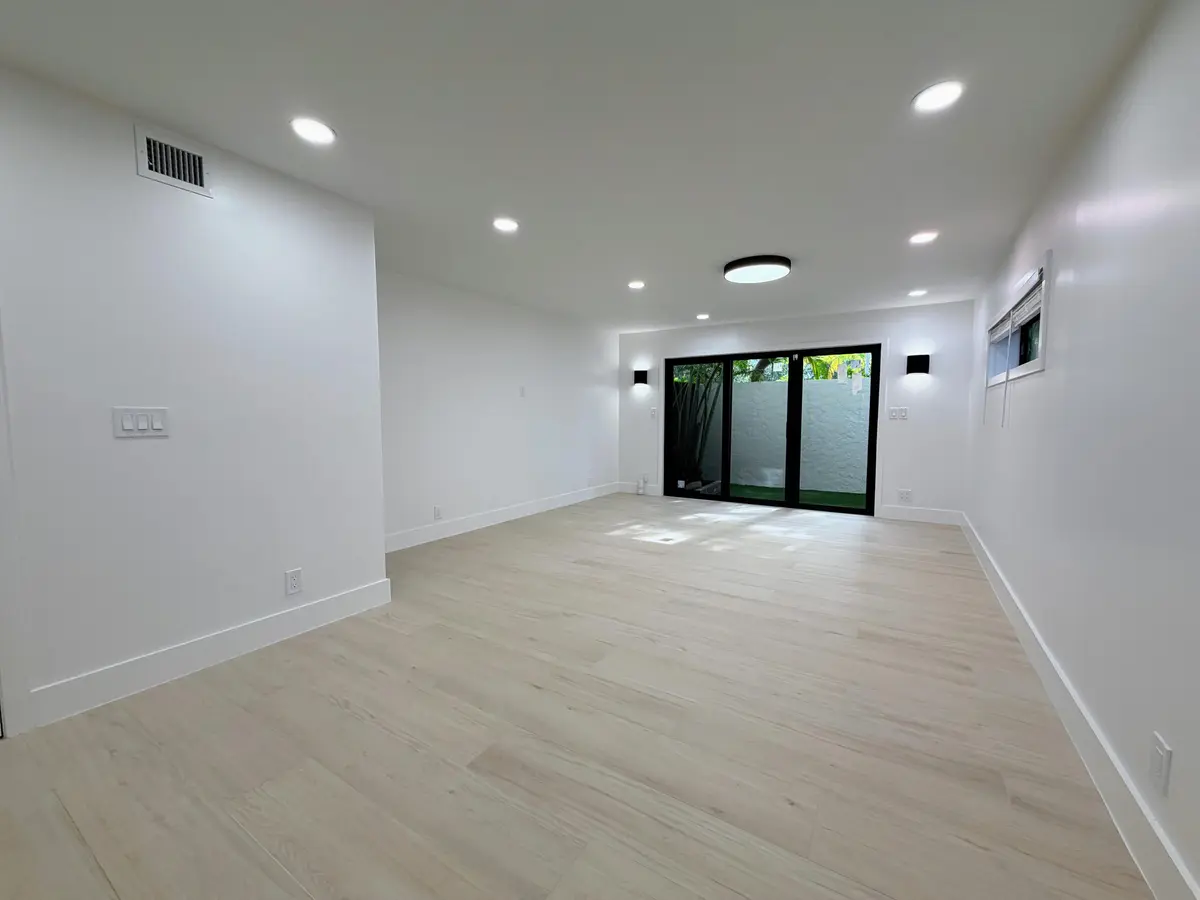 IMG_9003 at 575 NE 7th Avenue 4b, Fort Lauderdale