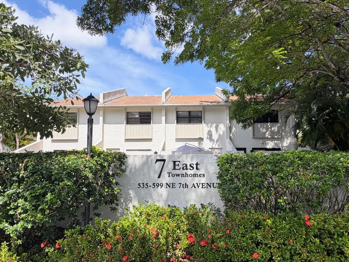 IMG_9058 at 575 NE 7th Avenue 4b, Fort Lauderdale