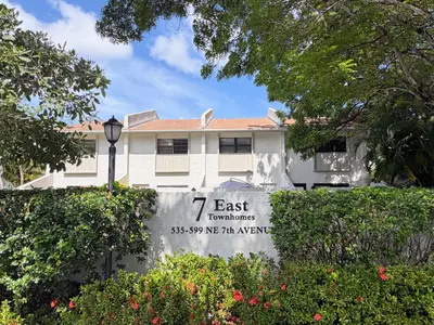 575 NE 7th Avenue 4b, Fort Lauderdale – sold