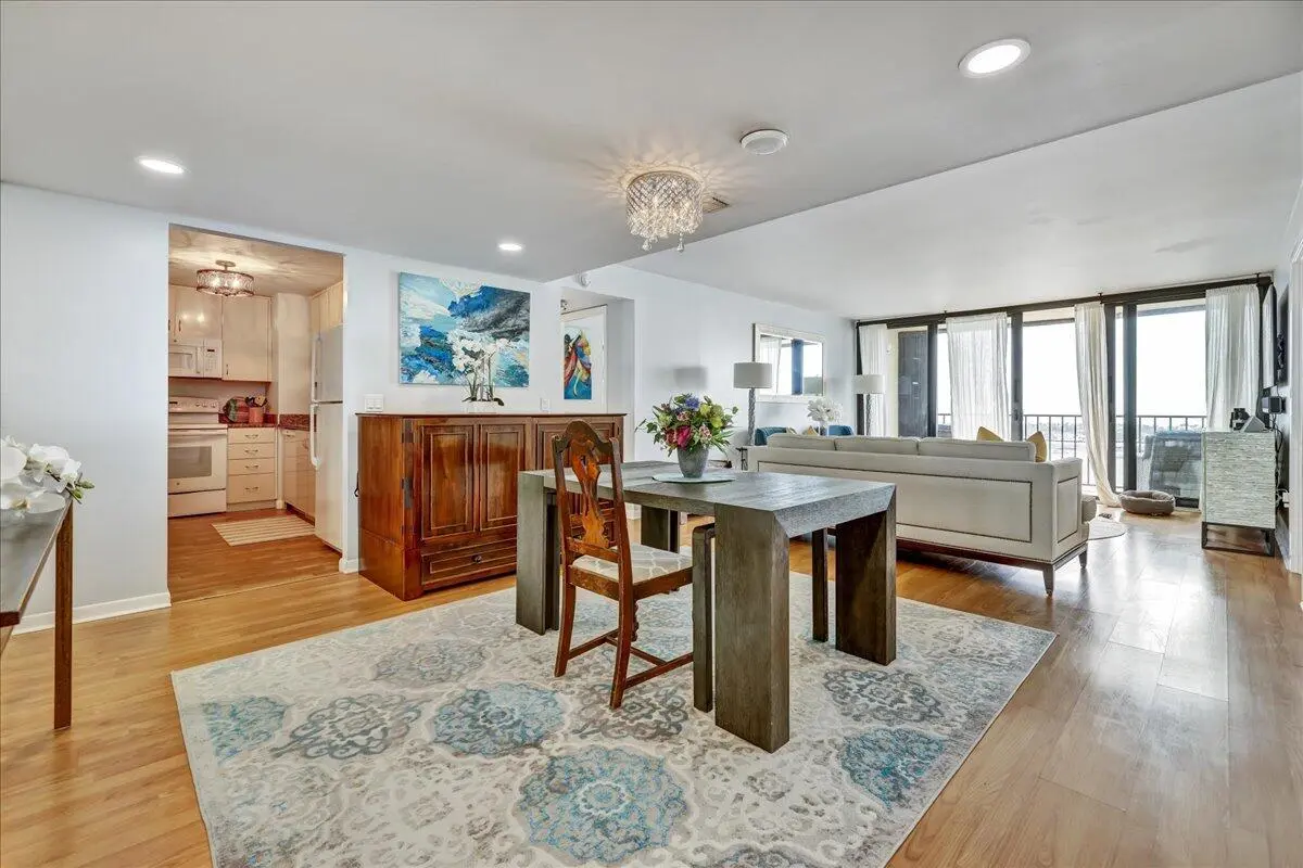 1608 dining at 5600 N Flagler Drive Unit 1608, West Palm Beach