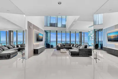 17121 Collins Avenue 4403, Sunny Isles Beach – sold