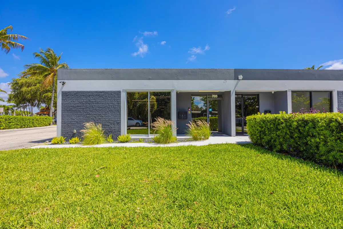 Flex Space GC Zoning at 705 Bond Way, Delray Beach