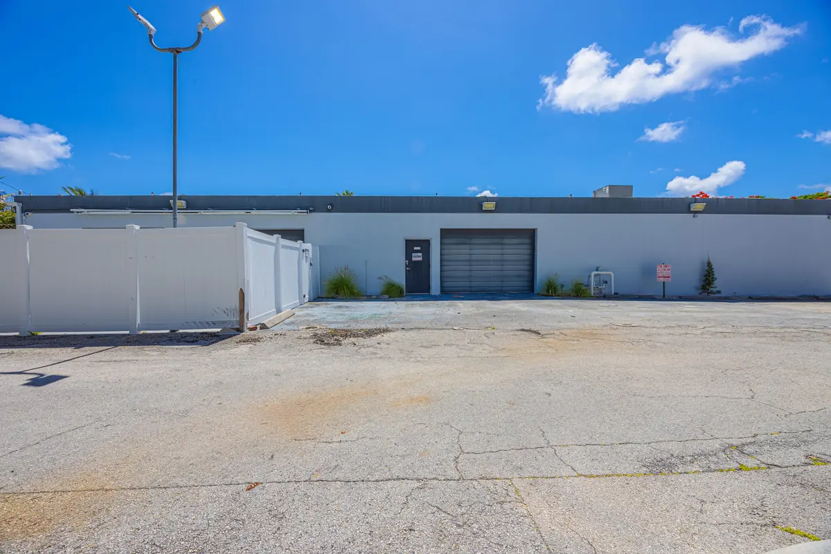 Side Parking at 705 Bond Way, Delray Beach
