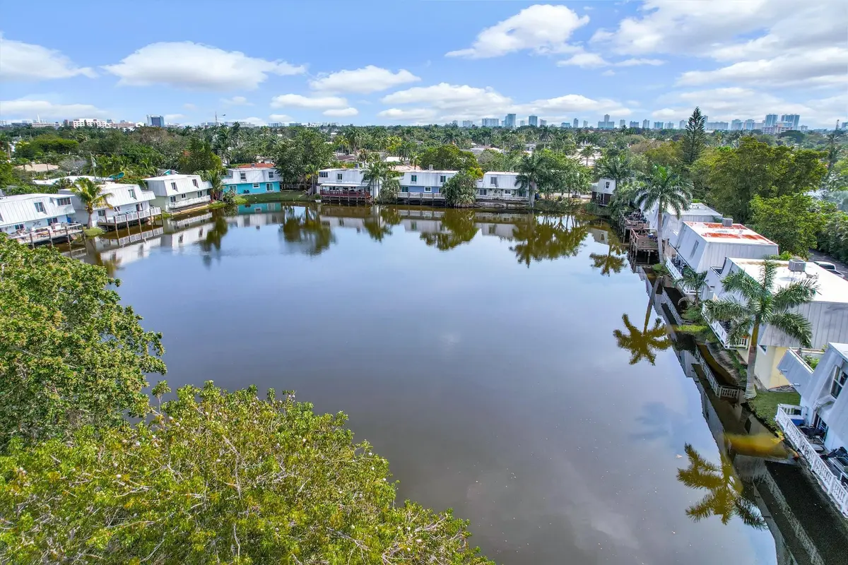 Photo 5 at 4051 NE 13th Avenue 69-3, Oakland Park