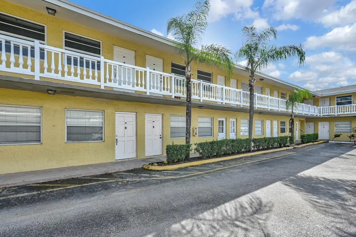 Photo 6 at 4051 NE 13th Avenue 69-3, Oakland Park