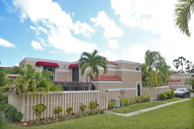 3935 Village Drive A, Delray Beach – Townhouse for rent