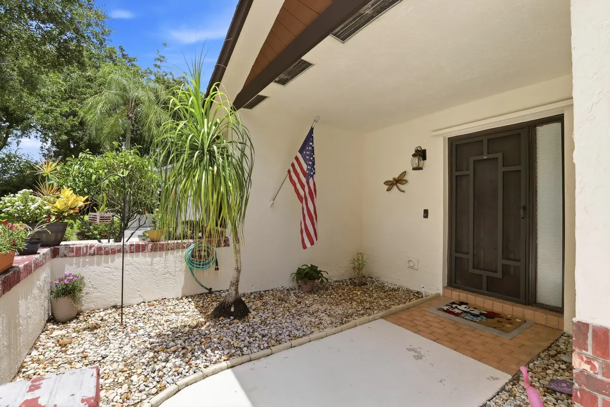 Courtyard Entry at 4636 Daylily Court, Boynton Beach