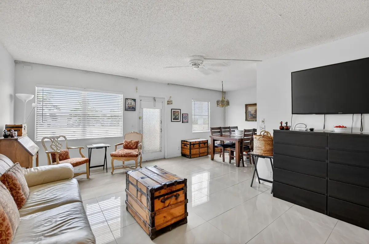 4-web-or-mls-DSC_7173 at 4024 Guildford 4024, Boca Raton