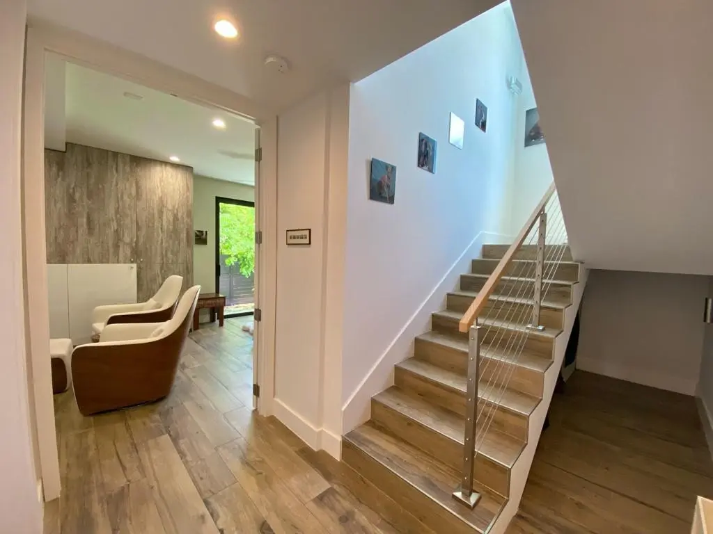 Photo 10 at 348 Balboa Street, Hollywood