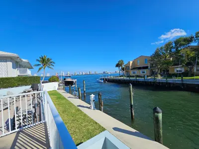 120 Lehane Terrace 109, North Palm Beach – sold